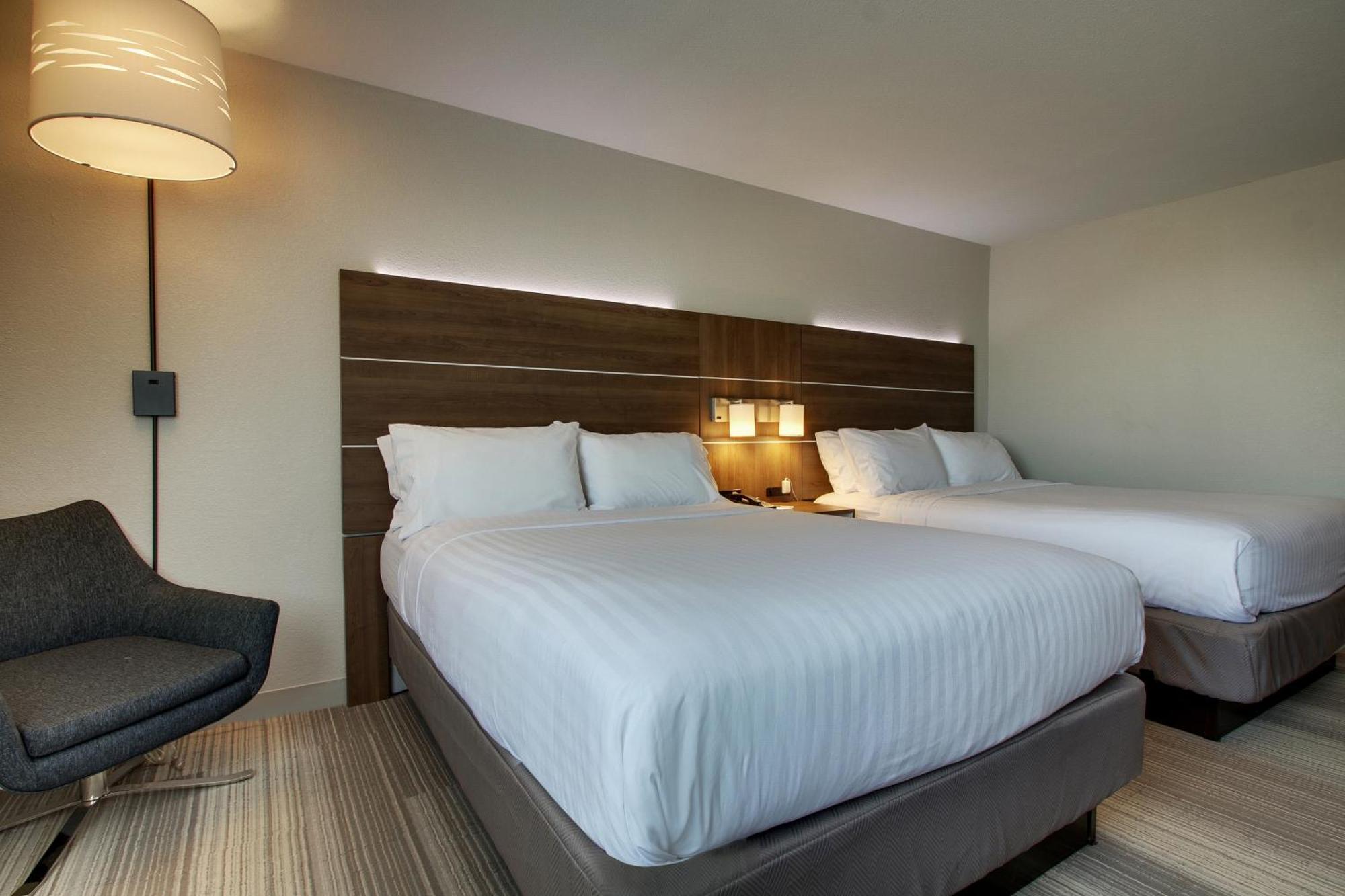 Holiday Inn Express & Suites Wapakoneta By Ihg Bagian luar foto