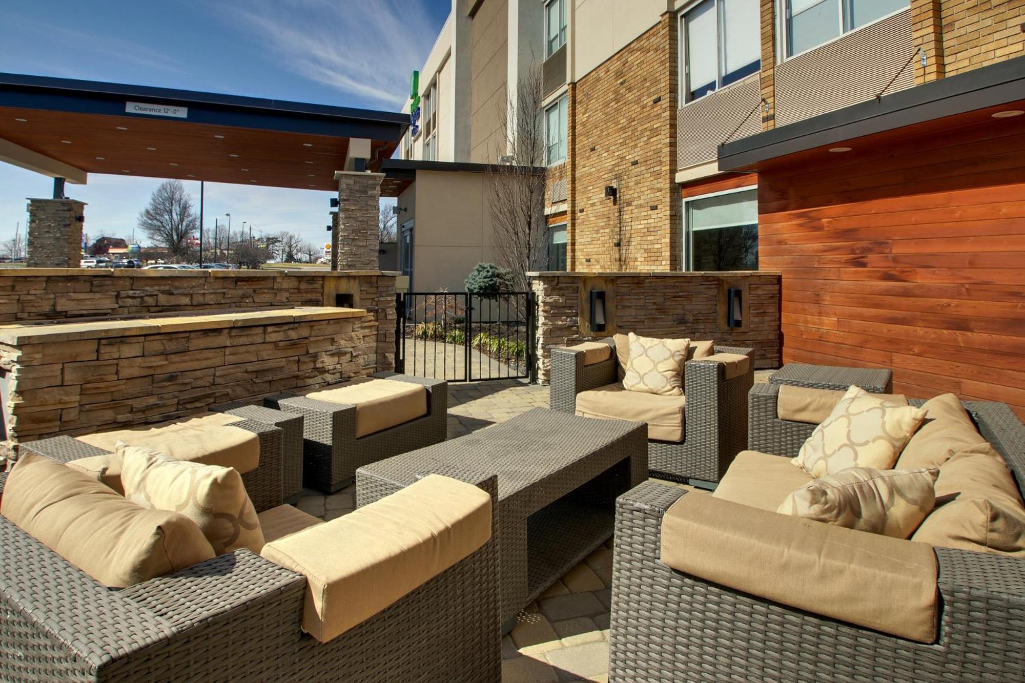 Holiday Inn Express & Suites Wapakoneta By Ihg Bagian luar foto